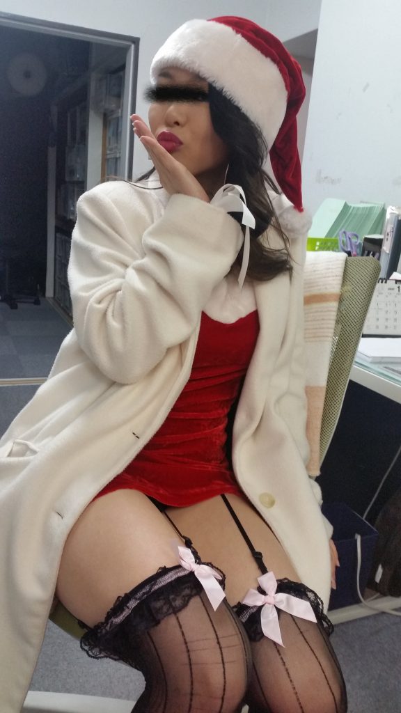 Japanese Girls in Santa Outfits!